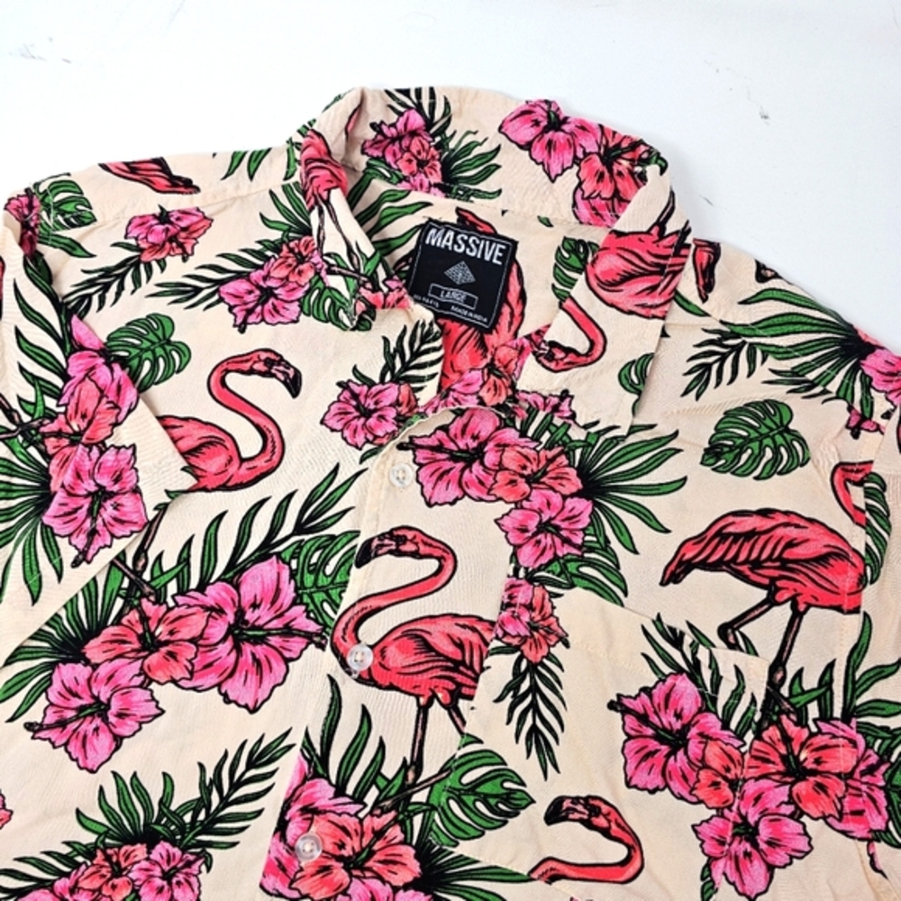 Massive Shirt Men's Large Pink Button Down Hawaiian Camp Shirt Flamingo Rayon.‎